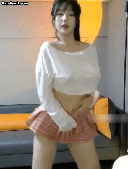 68ed4954453c5ac0566e43e7c49c4eeb_1758708767_2925.gif