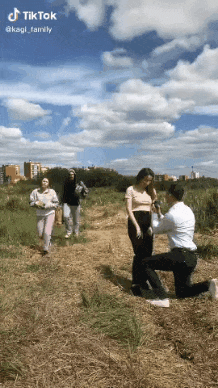 a4792699af4a7e85ee980e785caf3598_1759470011_4296.gif